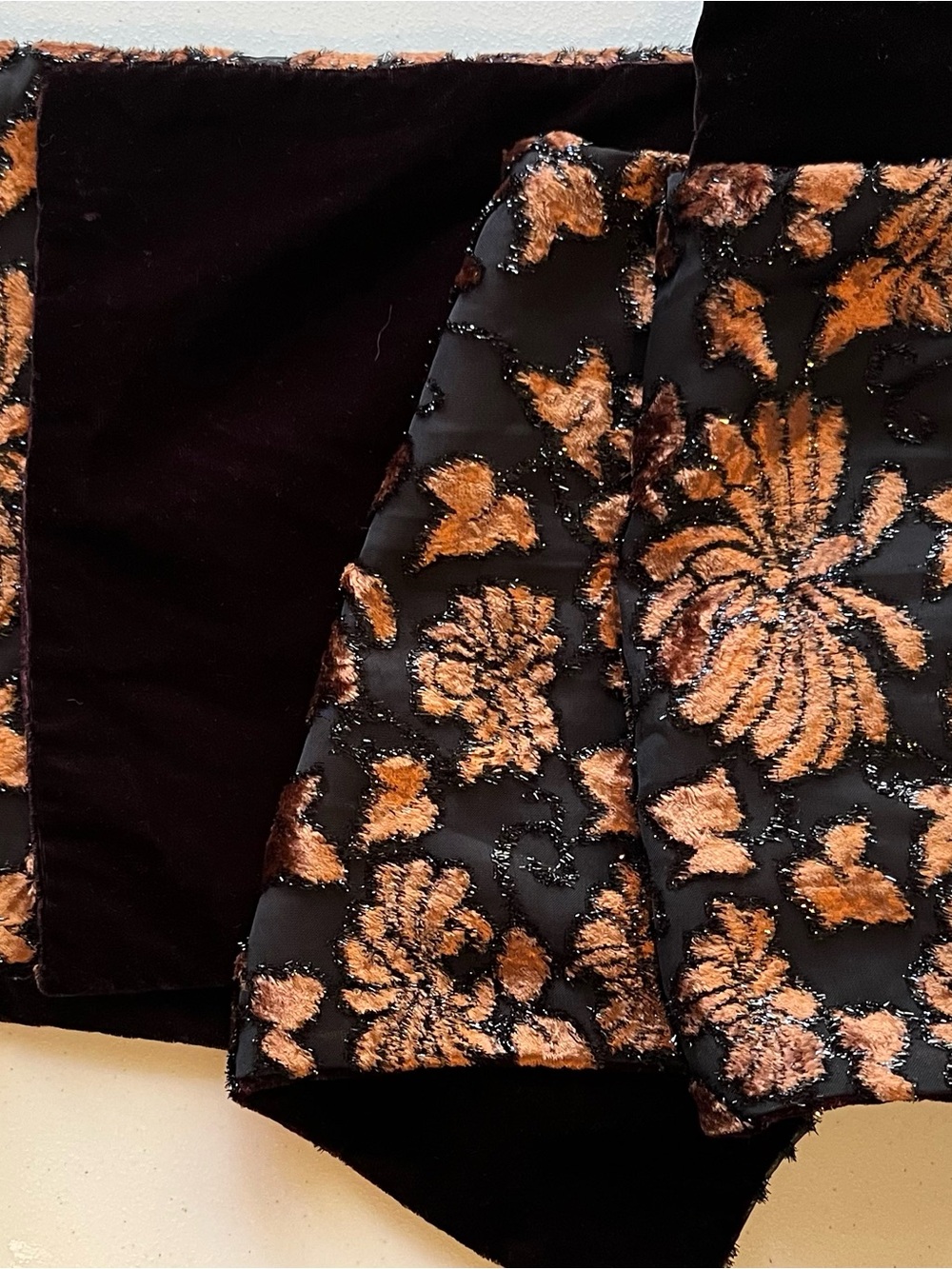 VINTAGE Black Velvet Scarf
With metallic thread roses